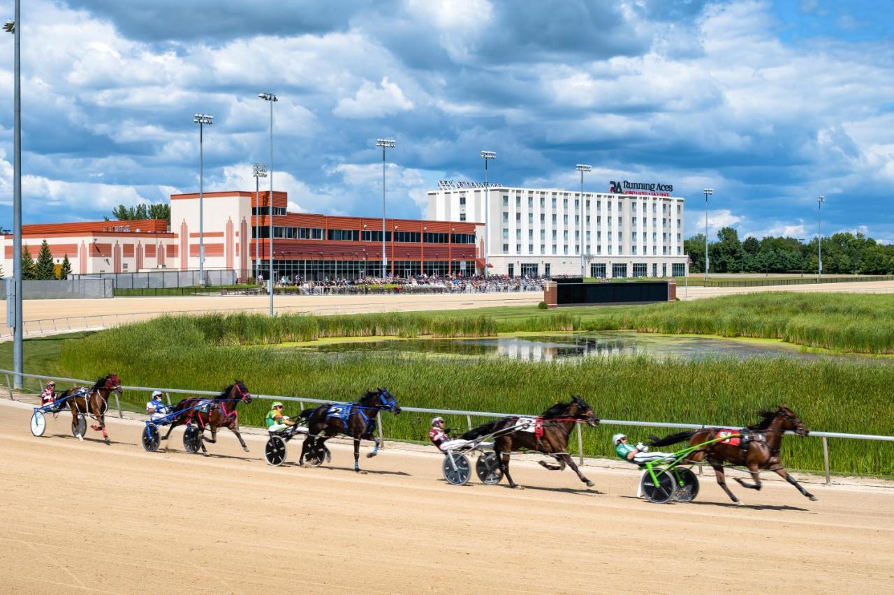 Running Aces Hotel & Casino, Trademark Collection By Wyndham Forest Lake Exterior photo